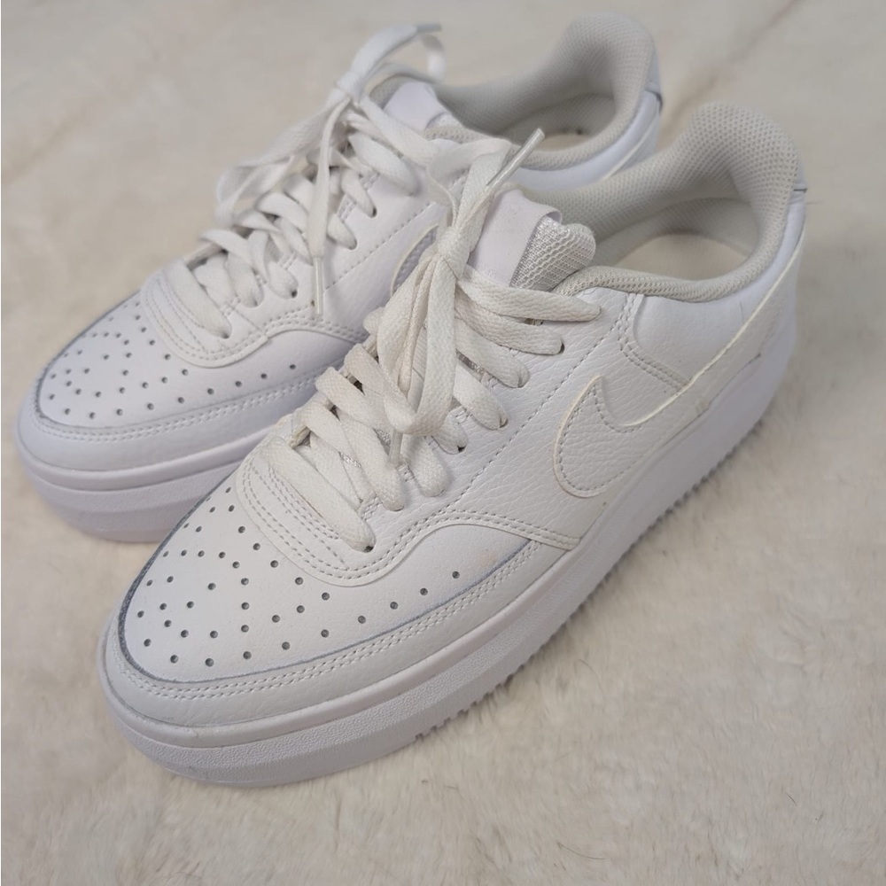 NIKE COURT VISION ALTA LOW